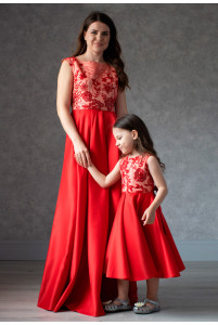 Шикарные красные платья мама и дочка